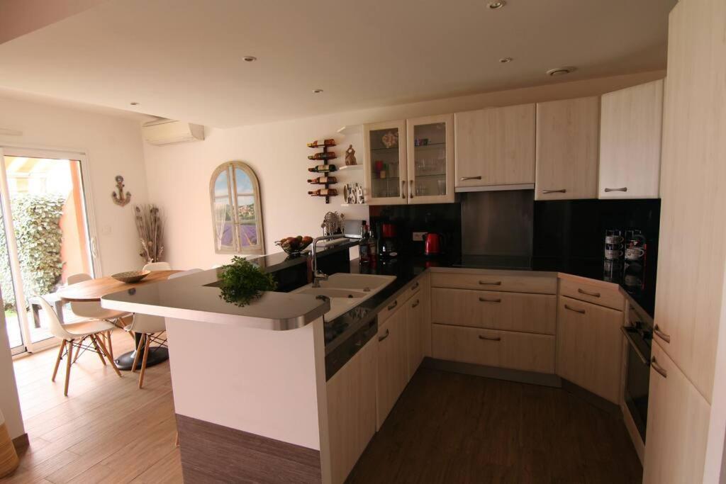 Ajaccio Maison Bord De Mer Dans Residence Avec Piscine מראה חיצוני תמונה